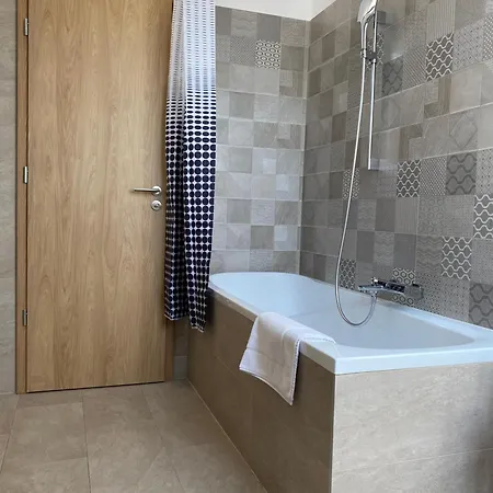 Brisa Balaton Apartment Balatonalmádi